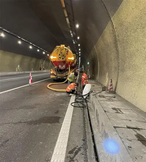 莫力达瓦隧道排水渠清淤